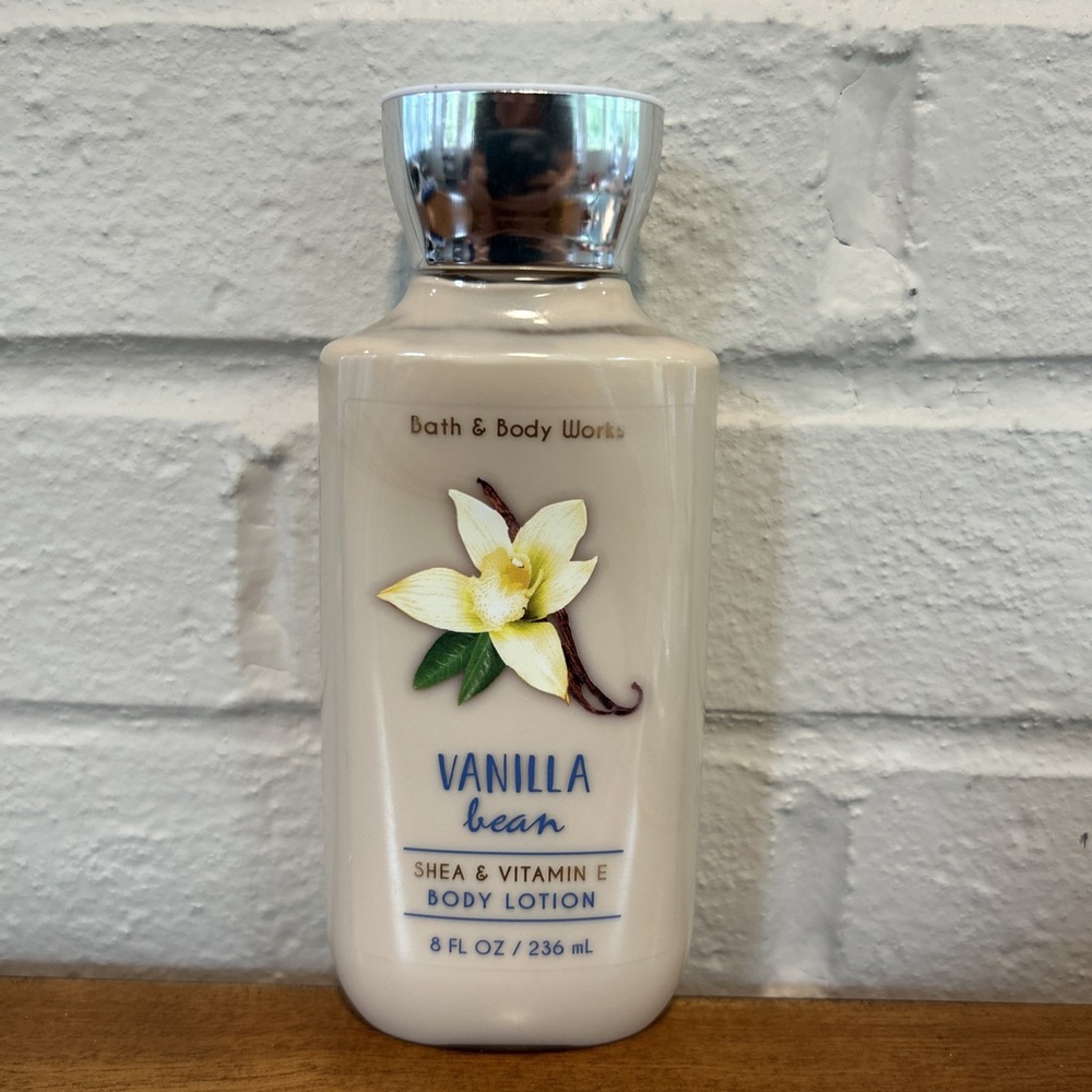 Bath & Body Works Moisturizing Lotion Vanilla Bean 8oz HTF